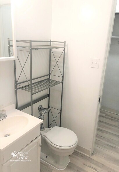 Building Photo - 5712 Phillips Ave