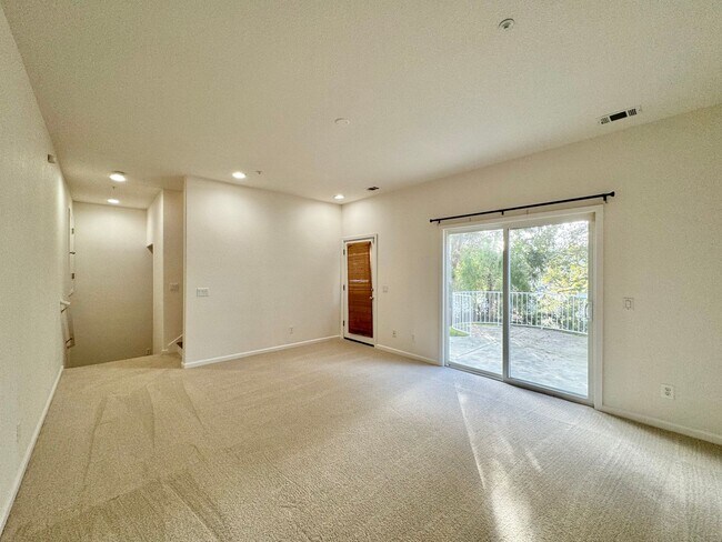 Building Photo - 3 Bedrooms, 2 1/2 Bathrooms, Serene Napa Setting