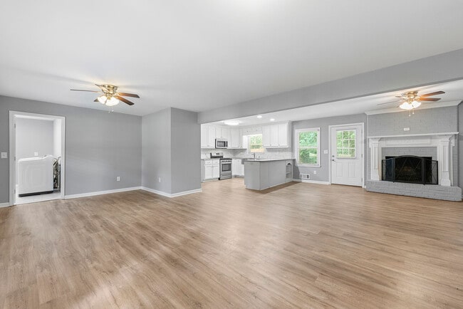 Building Photo - 1300 Milstead Ave NE