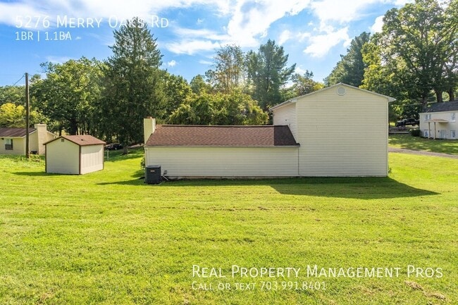 Building Photo - 5276 Merry Oaks Rd