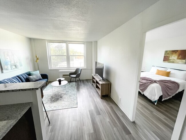 Building Photo - 2515 Burnet Ave