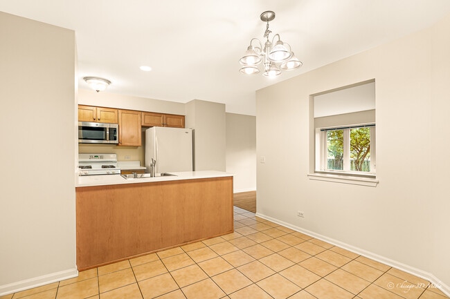 Building Photo - 2646 Chelsey St