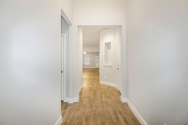 Building Photo - 3032 Lionsgate Dr