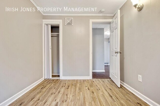 Building Photo - 19 Hinman Ave