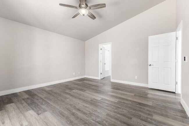 Building Photo - 993 S 239th Dr