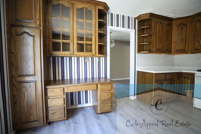 Building Photo - Beautifully renovated 4-bedroom 3 bath hom...