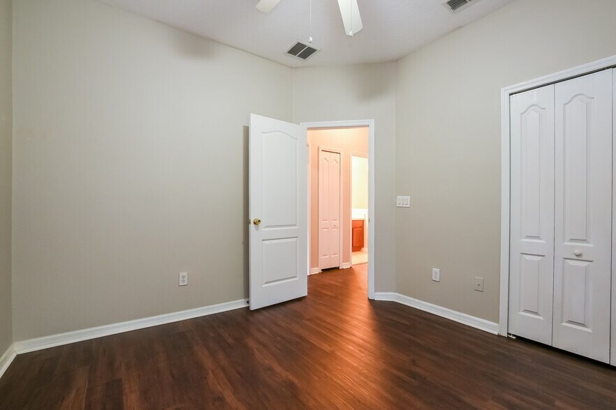 Building Photo - 344 Marathon Ln