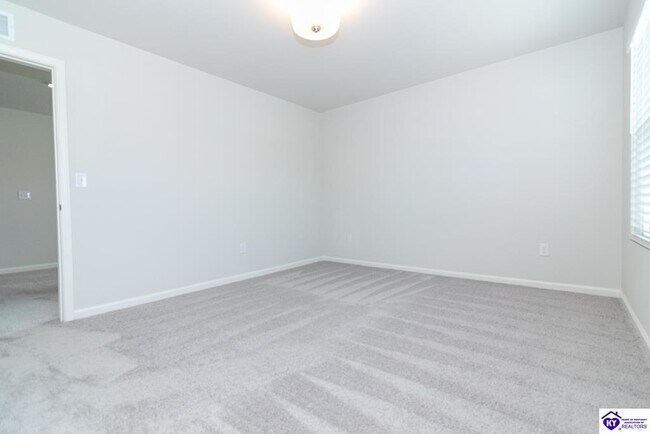 Building Photo - 104 Ashwood Ave