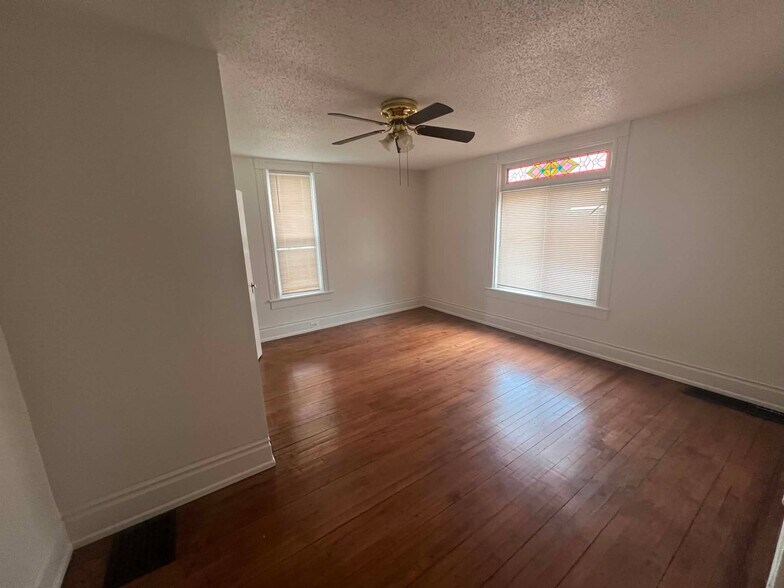 Building Photo - 701 Litchfield St