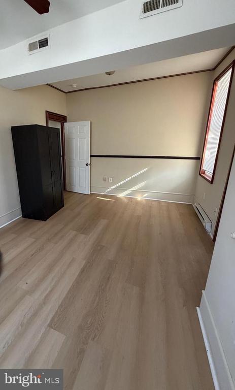 Building Photo - 2735 W North Ave