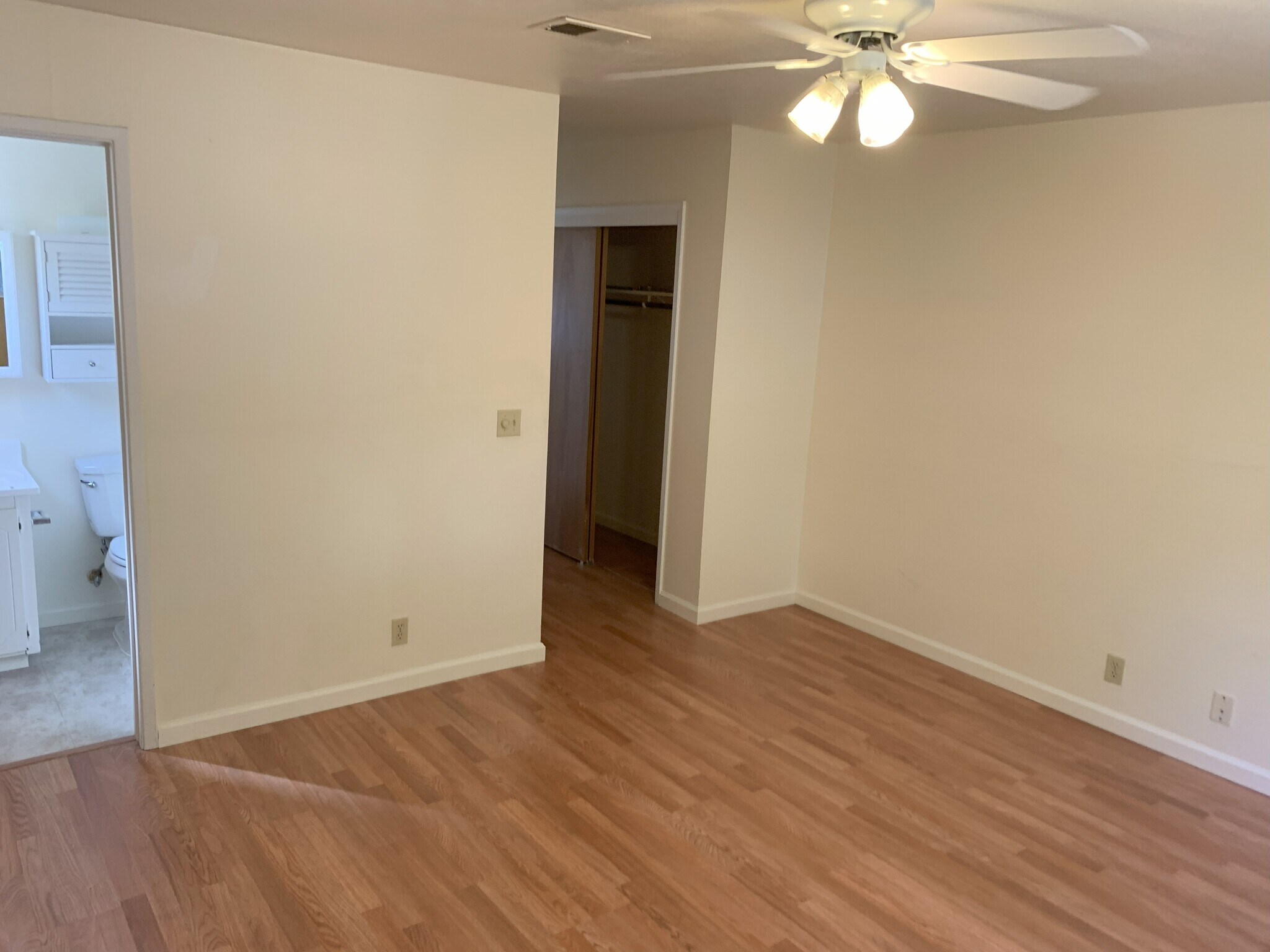 Building Photo - 2823 Cascade Pl