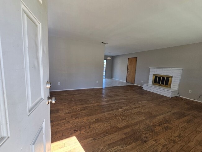 Building Photo - 16705 Sweetaire Ave