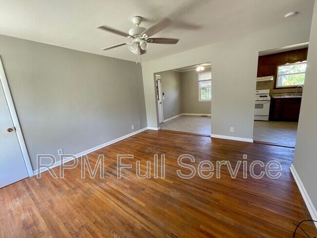 Building Photo - 465 Clearwater Dr