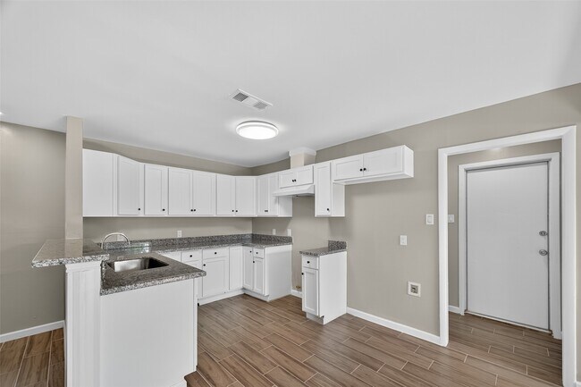 Building Photo - 5126 Denoron Dr