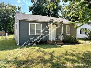 Building Photo - 312 E Detroit-