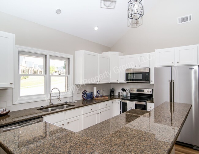 Building Photo - 441 Olive Branch Way