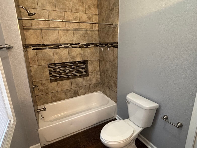 Building Photo - 2015 Avenue J