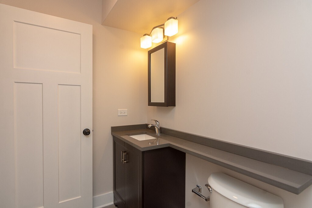 Building Photo - 1437 N Dearborn St