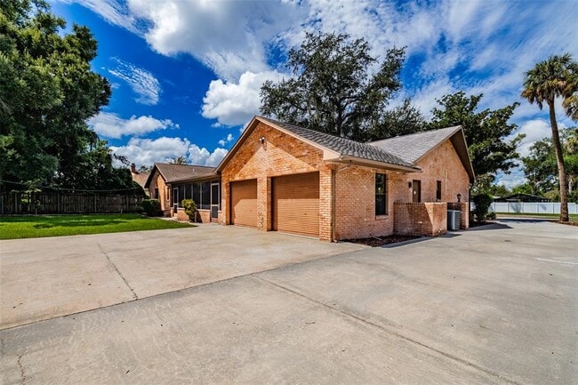 Building Photo - 501 Bryan Rd