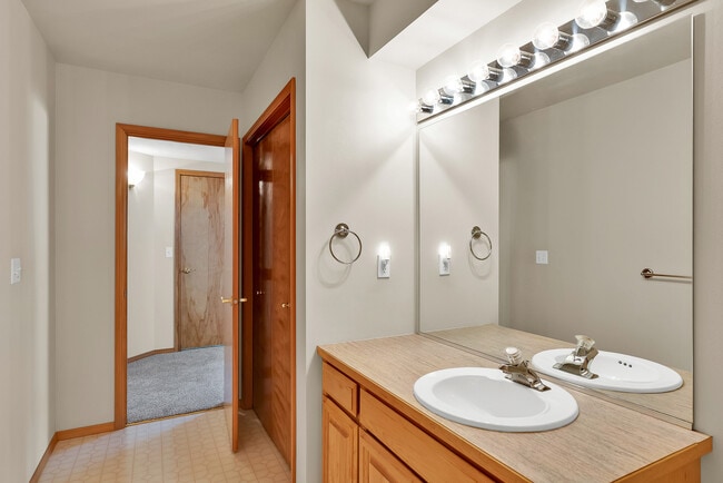 Building Photo - 4605 E Birkdale Ln