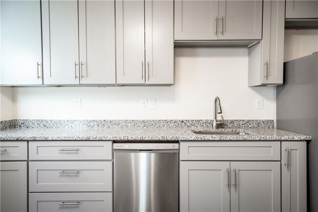Building Photo - 1353 Finley St NE