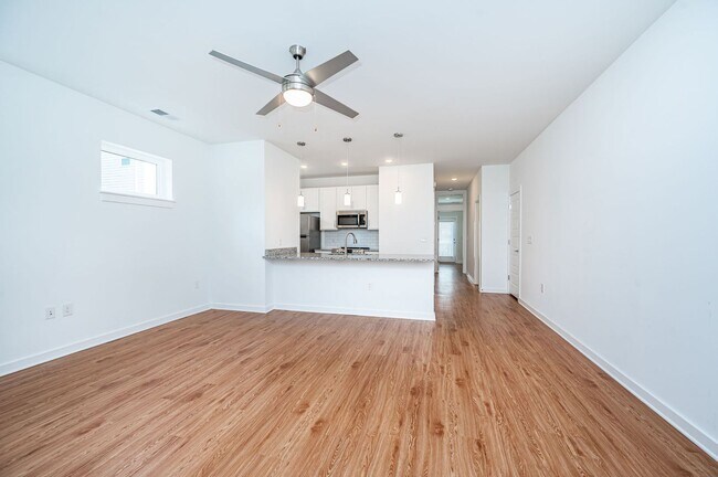 Building Photo - Modern 2 Bedroom Apartment In Manchester D...
