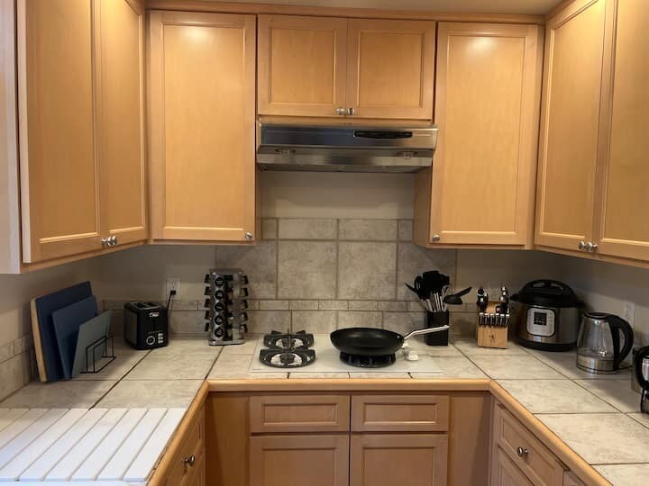 Fully Stocked Kitchen - 4135 Chilberg Ave SW