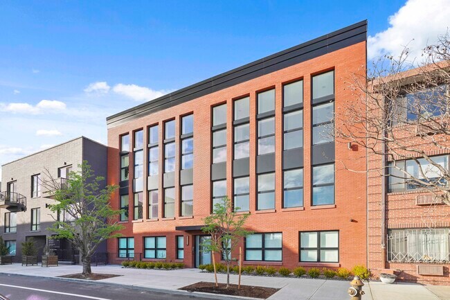 Building Photo - 45 Garnet St