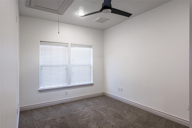 Building Photo - 3104 Hamilton St