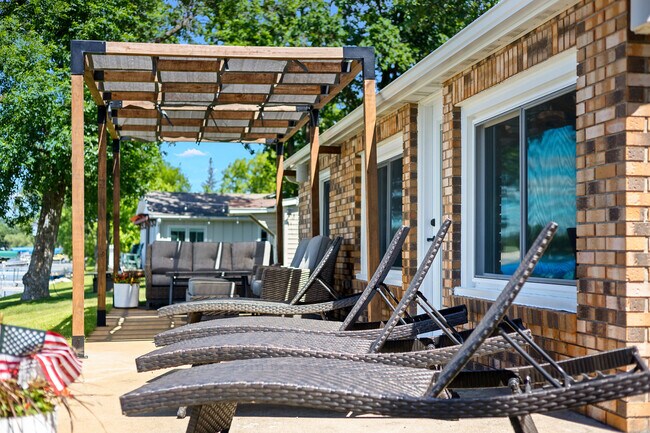 Patio - 27166 Little Floyd Lake Rd