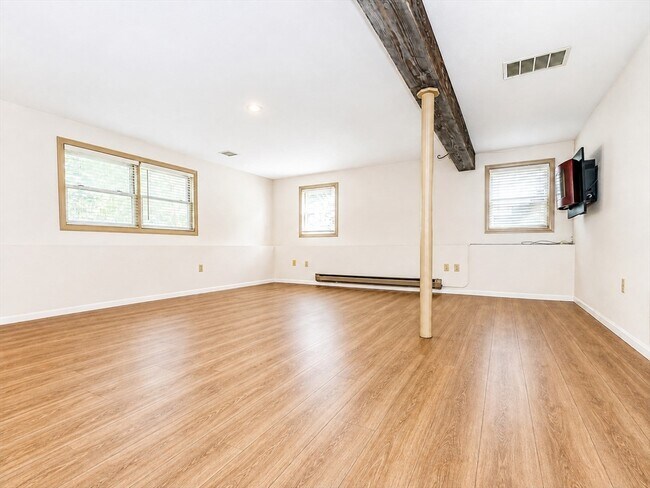 Building Photo - 160 Cypress St