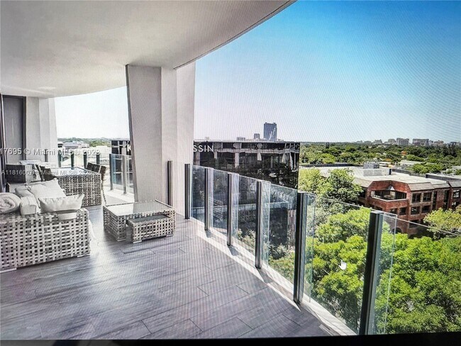 Building Photo - 2831 S Bayshore Dr