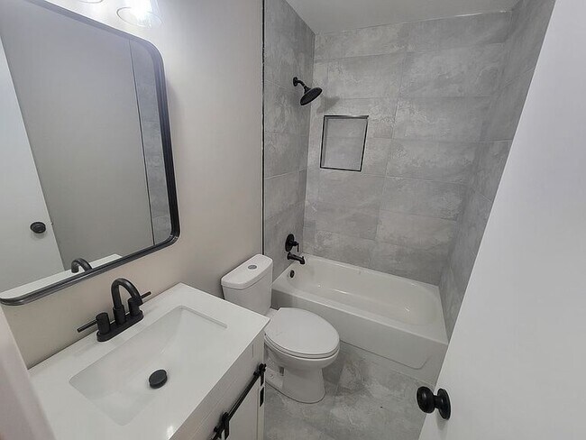 Building Photo - 3208 Shallowford Dr