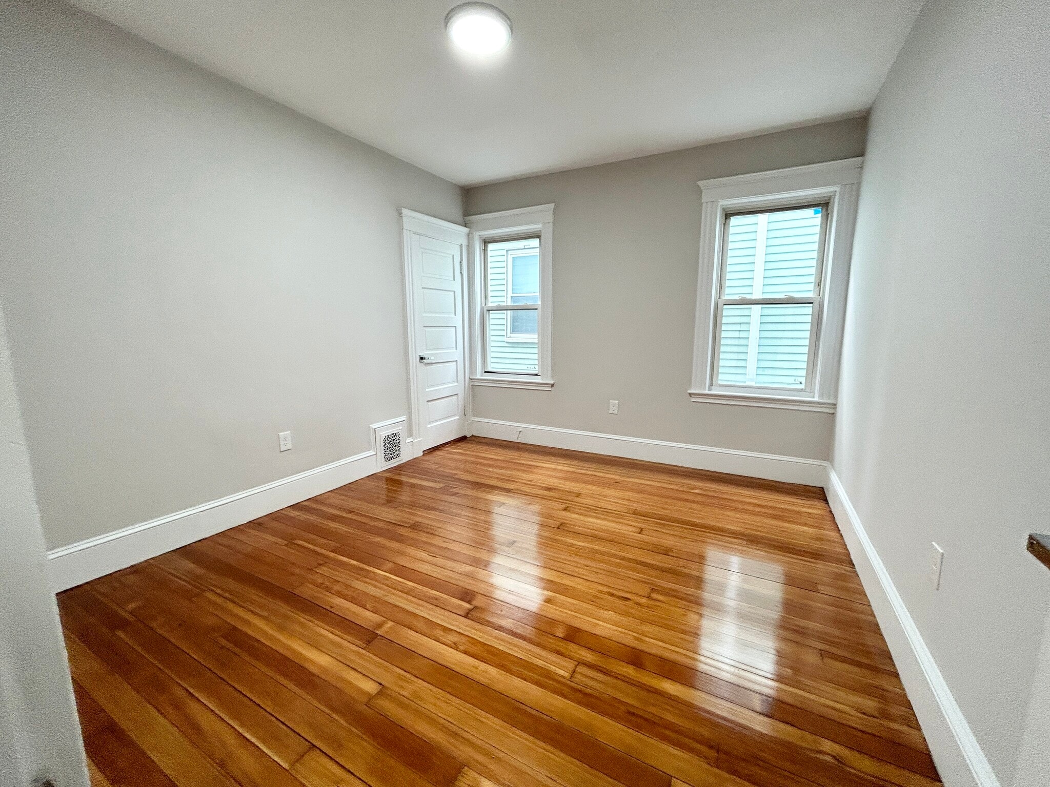 Building Photo - 21 Sudan St