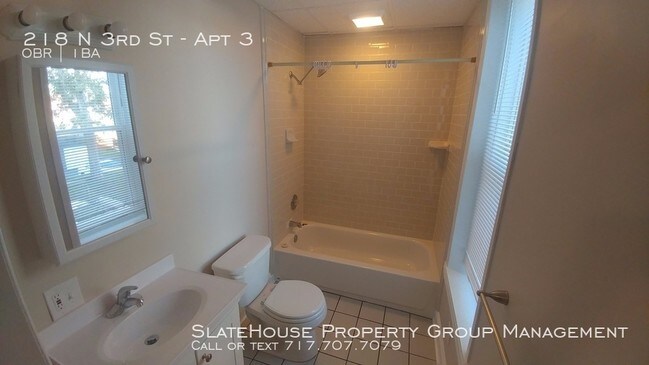 Building Photo - Efficiency Apartment with Off-street Parking