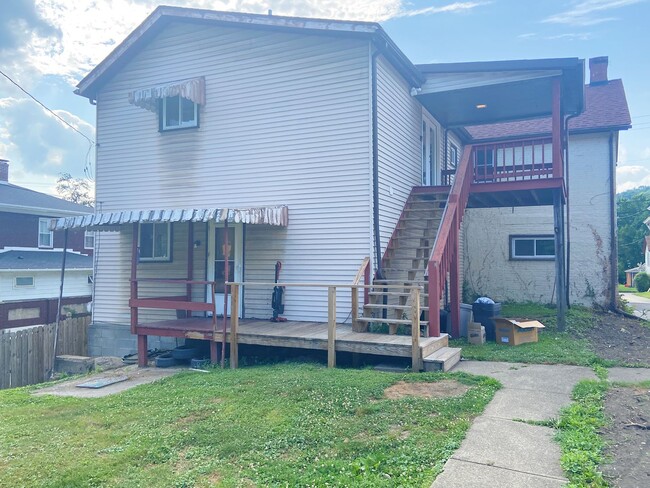 Building Photo - 2nd Avenue Duplex