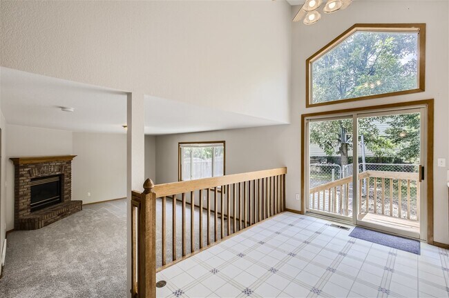 Building Photo - Spacious NW Longmont Home