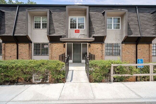 Primary Photo - 315 Winding River Dr