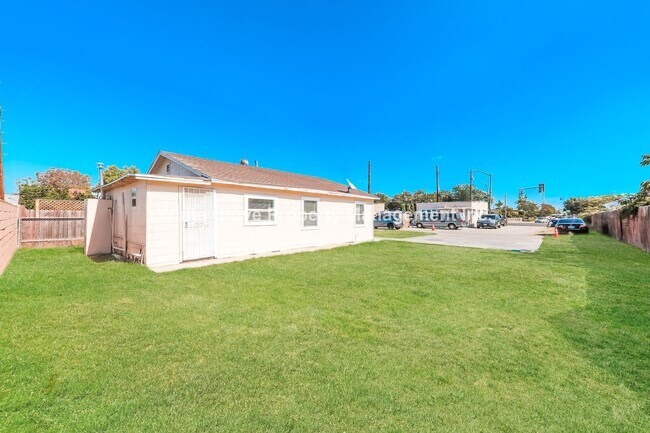 Building Photo - Great 3-Bedroom Buena Park Home with Central A/C and Spacious Layout