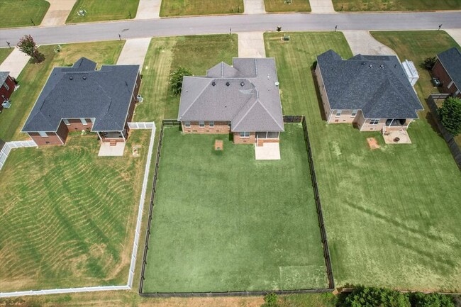 Building Photo - 25756 Iron Gate Dr