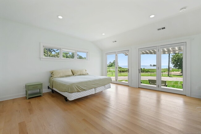 Building Photo - 50 Beach View Dr