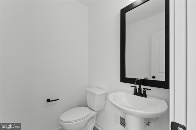 Building Photo - 36121 Wilderness Shores Way