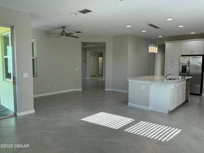 Building Photo - 899 Attitude Ave