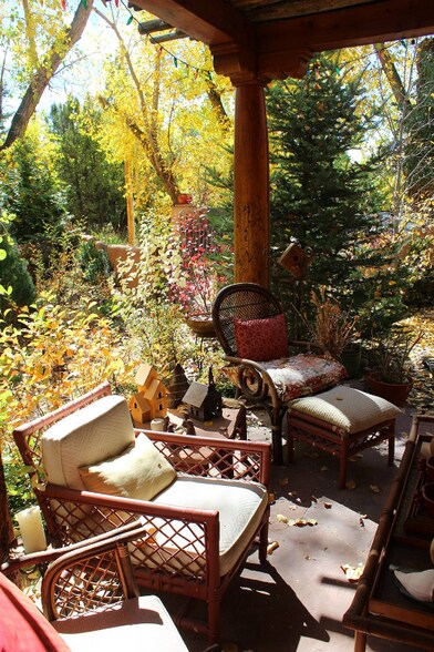 Building Photo - 519 La Lomita Rd