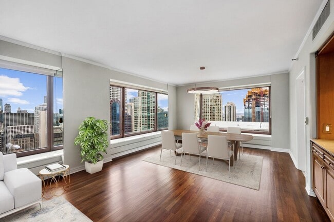 Building Photo - 161 E Chicago Ave