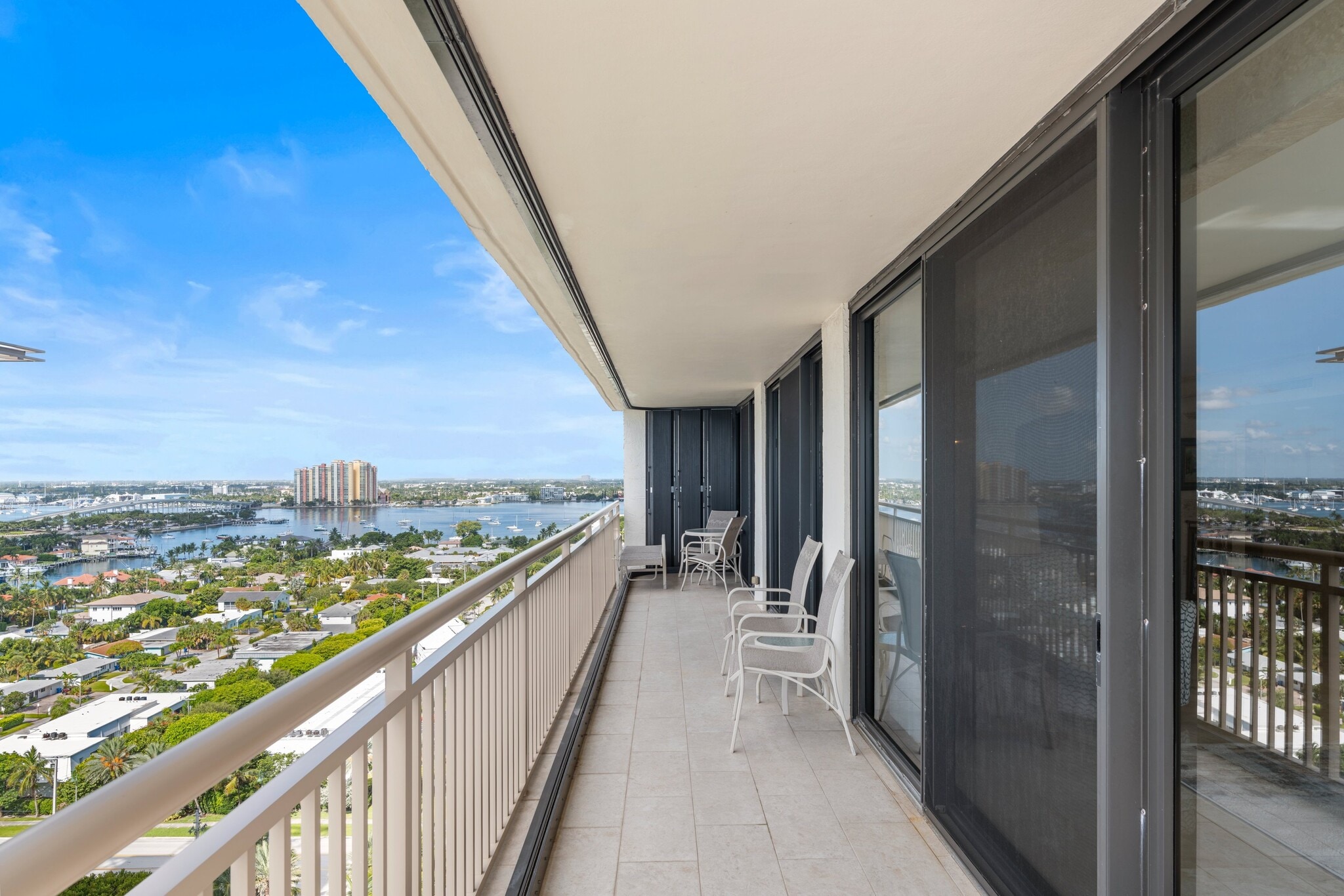 Building Photo - 3400 N Ocean Dr