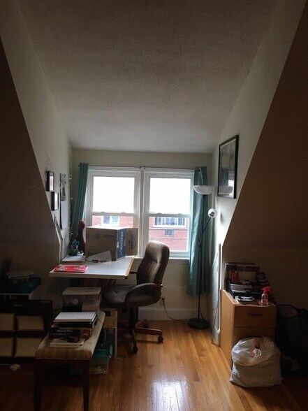 Building Photo - 18 Otis St