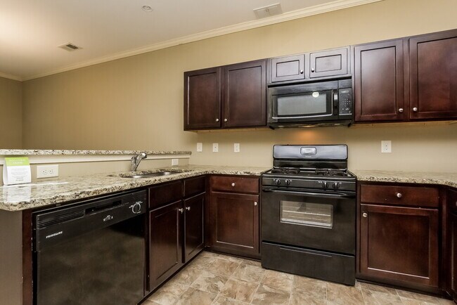 Building Photo - 338 Camellia Way