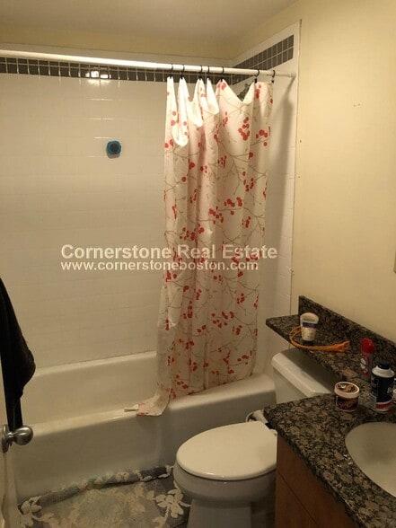 Building Photo - 31 Cunard St