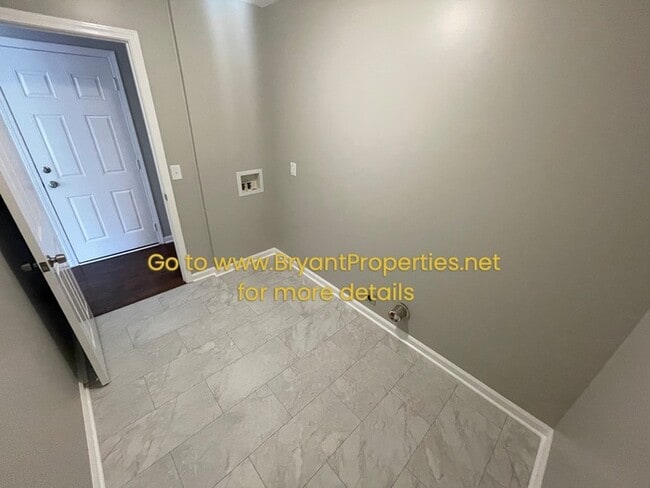 Building Photo - Single Family